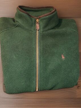 Vintage Ralph Lauren forest green fleece jacket featuring a full-zip,Men Medium